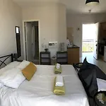 Panoramic Holidays Apartment *